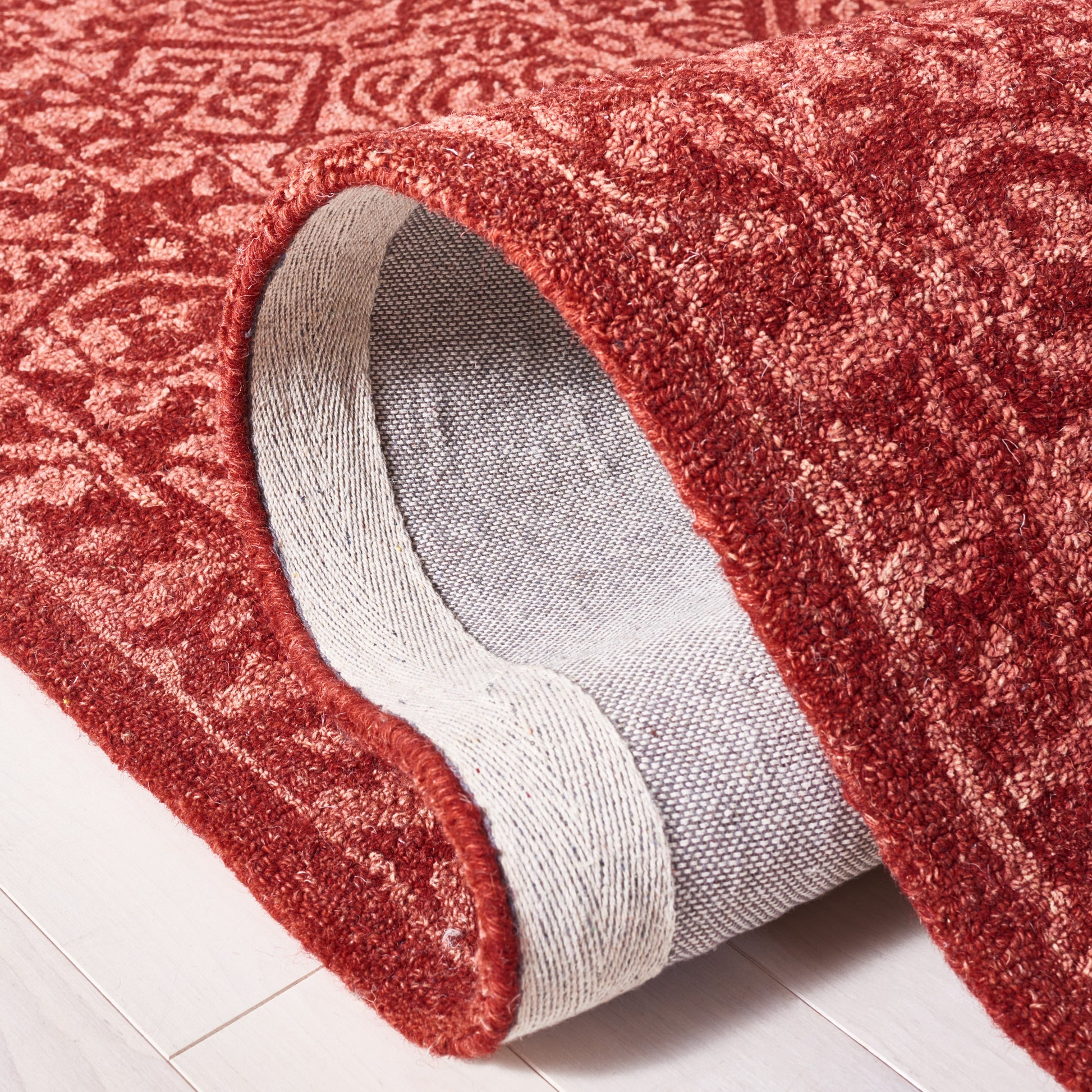 Safavieh Dip Dye Ddy151Q Red Area Rug