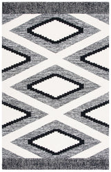 Safavieh Casablanca 4'-0" x 6'-0" Rug in Ivory / Black
