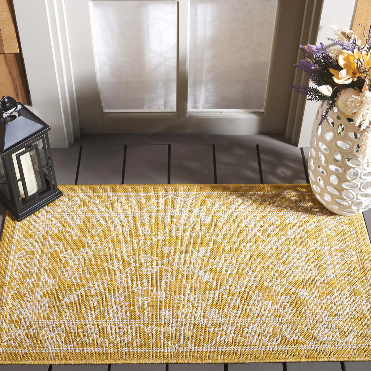 Safavieh Courtyard 2'-0" x 3'-7" Rug in Gold / Ivory