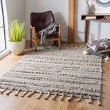 Safavieh Casablanca 4'-0" x 6'-0" Rug in Grey
