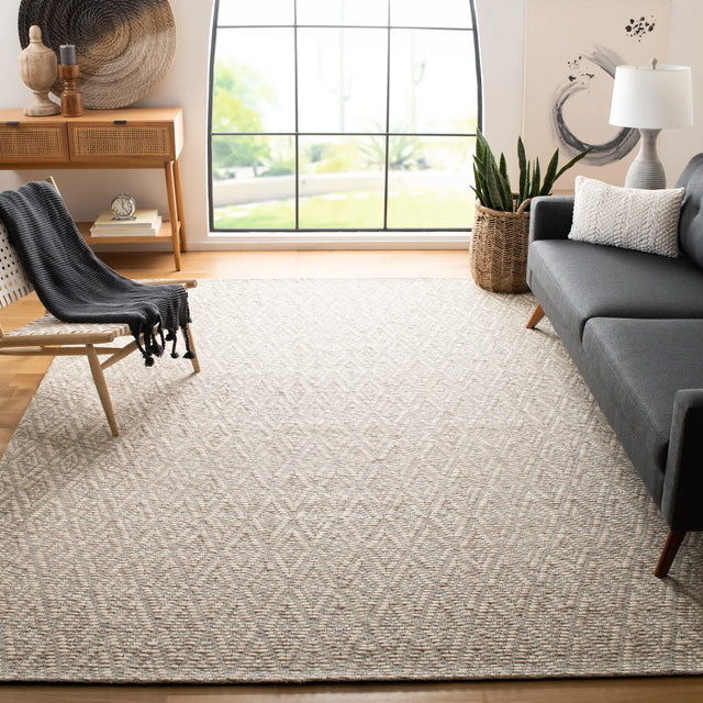 Safavieh Marbella 6'-0" x 9'-0" Rug in Beige / Cream