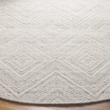 Safavieh Kilim 6'-0" x 6'-0" Rug in Beige / Ivory
