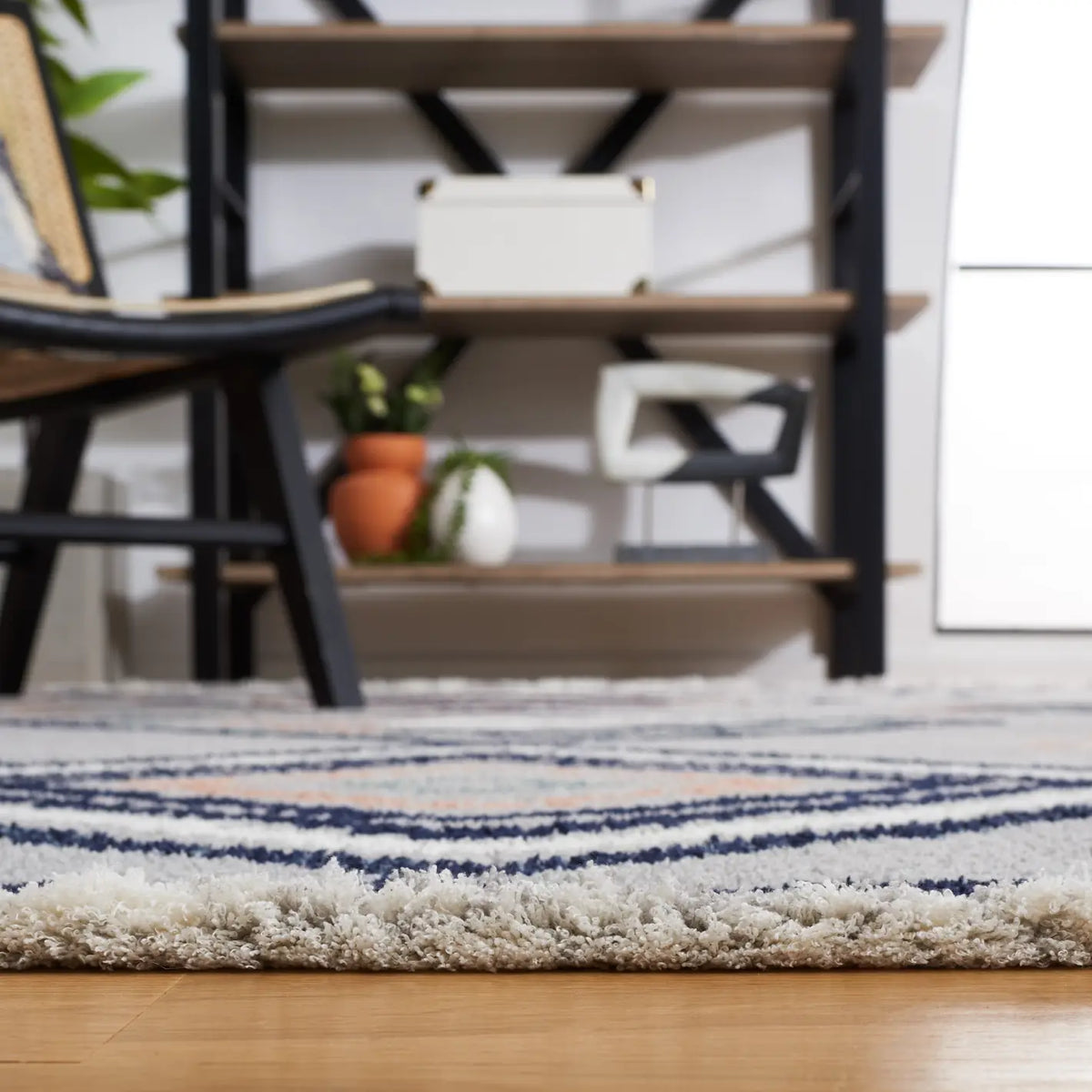 Safavieh Marrakesh 4'-0" x 6'-0" Rug in Grey / Blue Rust
