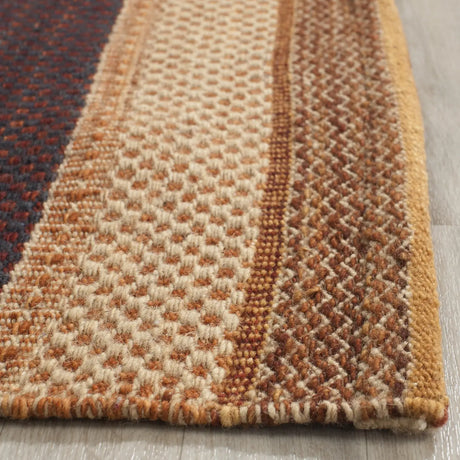 Safavieh Kilim 4'-0" x 6'-0" Rug in Rust