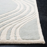 Safavieh Chatham 4'-0" x 6'-0" Rug in Grey / Ivory