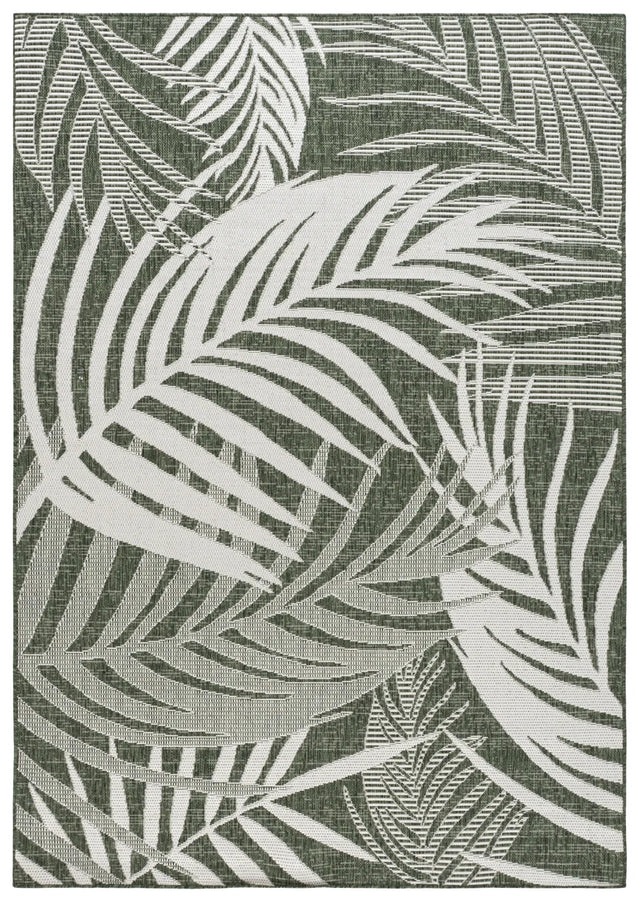 Safavieh Beach House 5'-3" x 7'-6" Rug in Green / Ivory