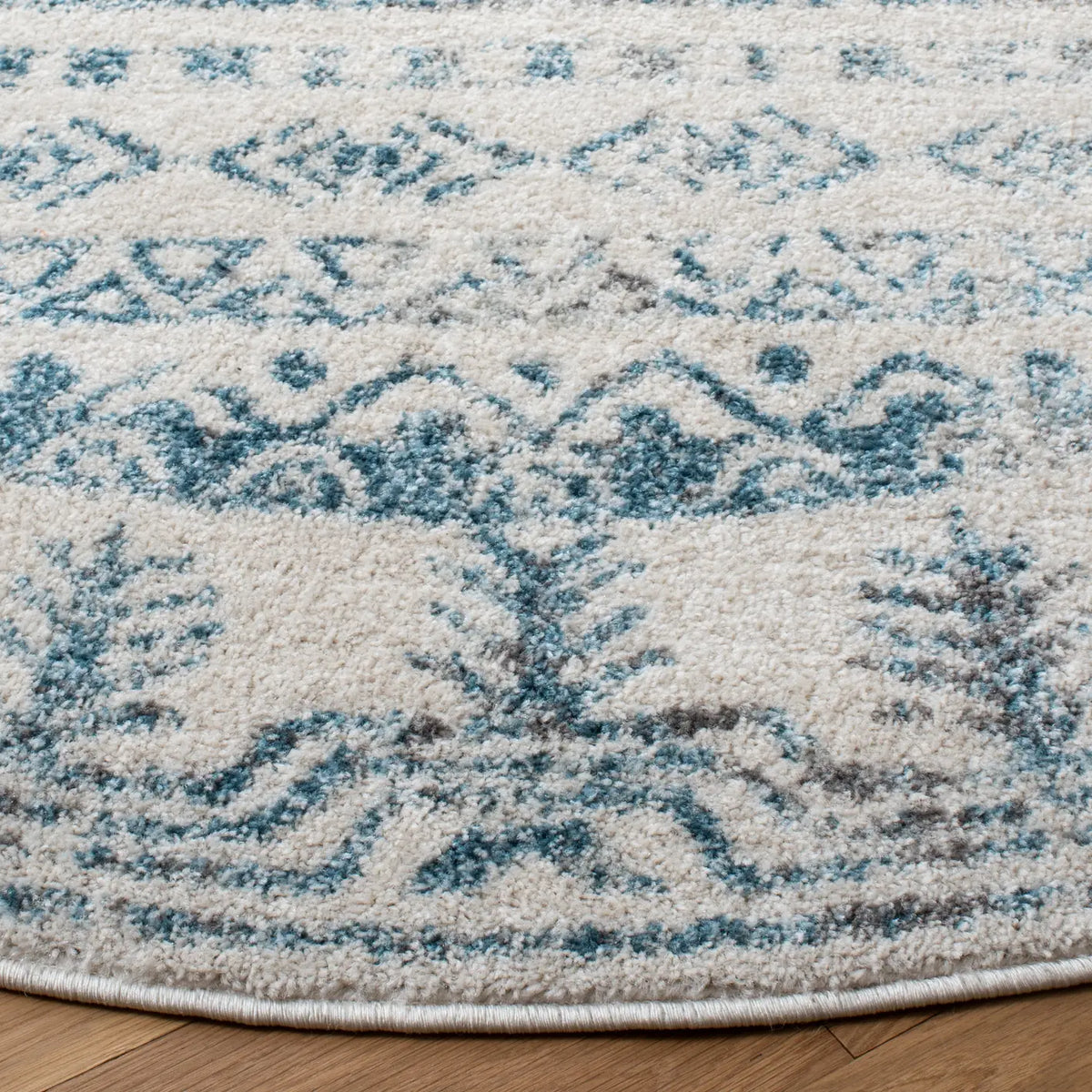 Safavieh Tulum 6'-7" x 6'-7" Rug in Ivory / Teal