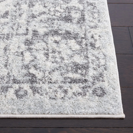 Safavieh Tulum 4'-0" x 6'-0" Rug in Ivory / Grey