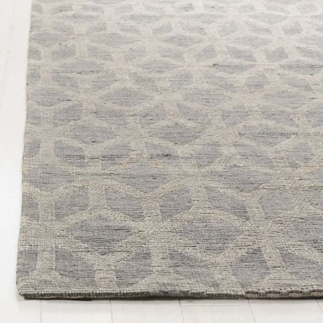 Safavieh Cape Cod 5'-0" x 8'-0" Rug in Grey / Gold