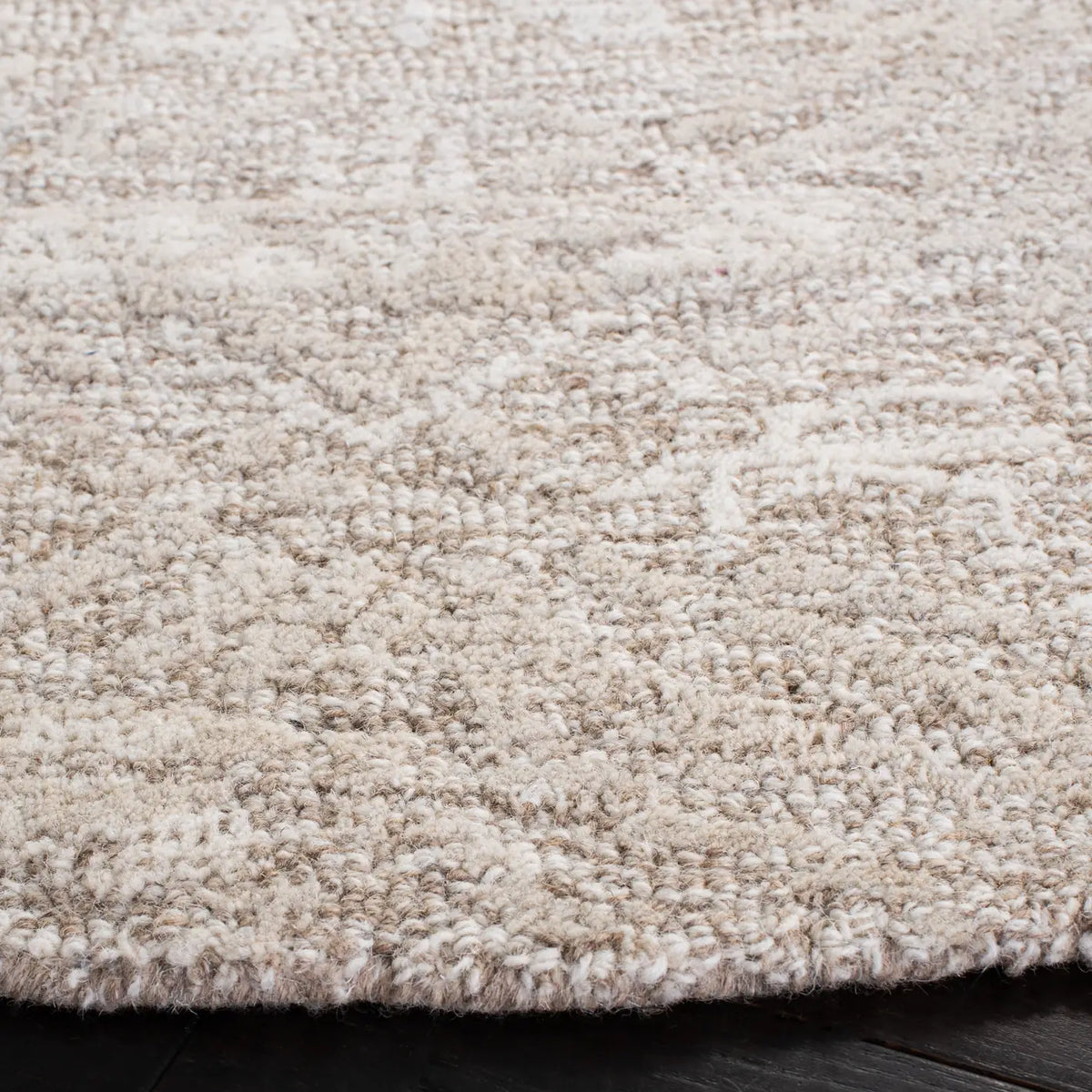 Safavieh Metro 6'-0" x 6'-0" Rug in Natural / Ivory