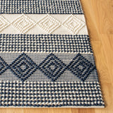 Safavieh Natura 4'-0" x 6'-0" Rug in Navy / Ivory