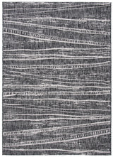 Safavieh Courtyard 4'-5" x 6'-5" Rug in Black / Ivory