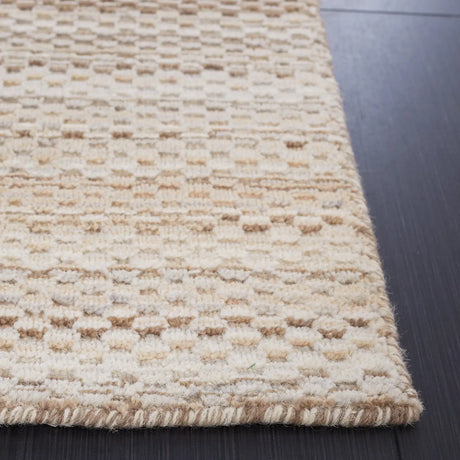 Safavieh Himalaya 5'-0" x 8'-0" Rug in Beige