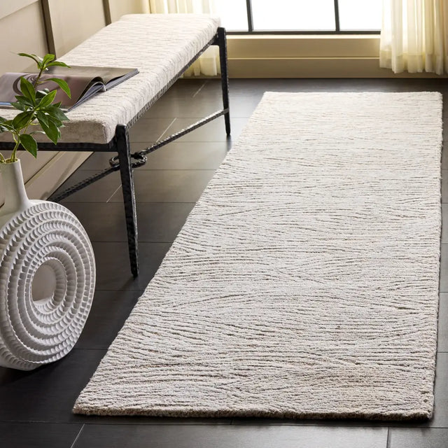 Safavieh Glamour 2'-3" x 8'-0" Rug in Beige / Ivory