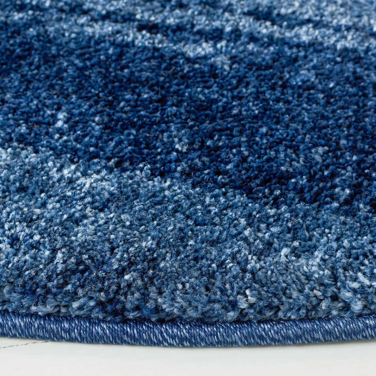 Safavieh Retro 6'-0" x 6'-0" Rug in Light Blue / Blue