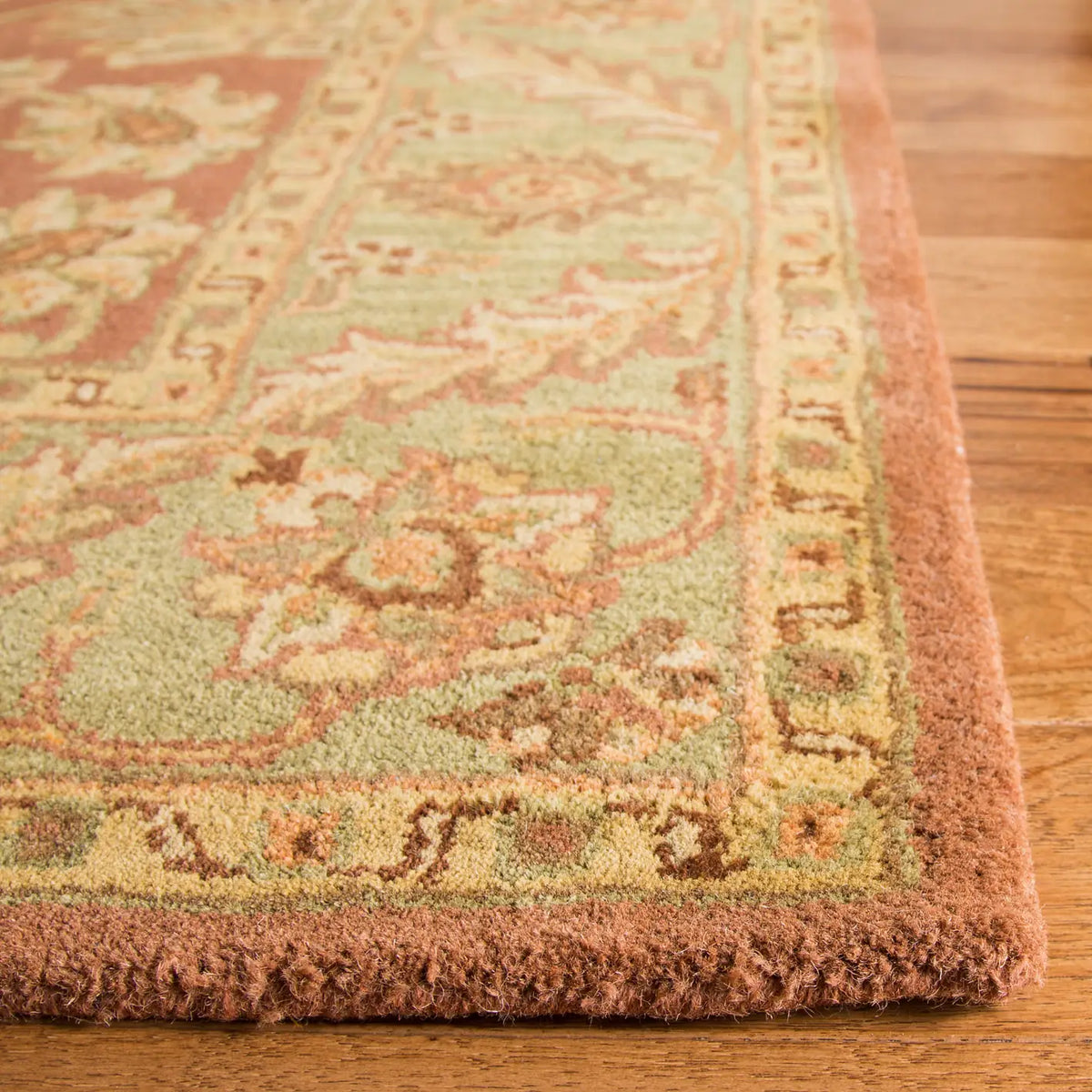Safavieh Golden Jaipur 4'-0" x 6'-0" Rug in Rust / Green