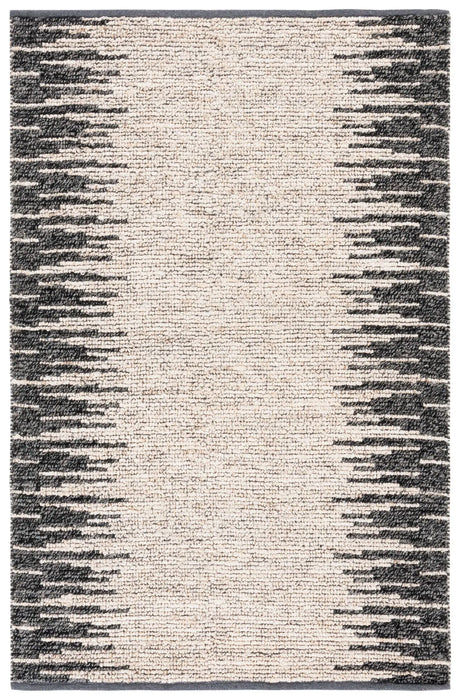 Safavieh Natural Fiber 4'-0" x 6'-0" Rug in Bleach / Black