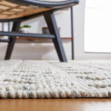 Safavieh Natura 4'-0" x 6'-0" Rug in Grey / Ivory