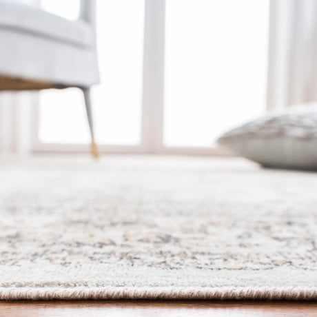 Safavieh Atlas 5'-3" x 7'-7" Rug in Beige / Grey
