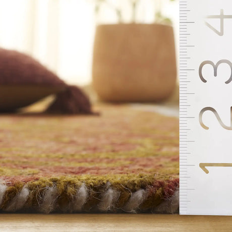 Safavieh Suzani 5'-0" x 8'-0" Rug in Rust / Gold