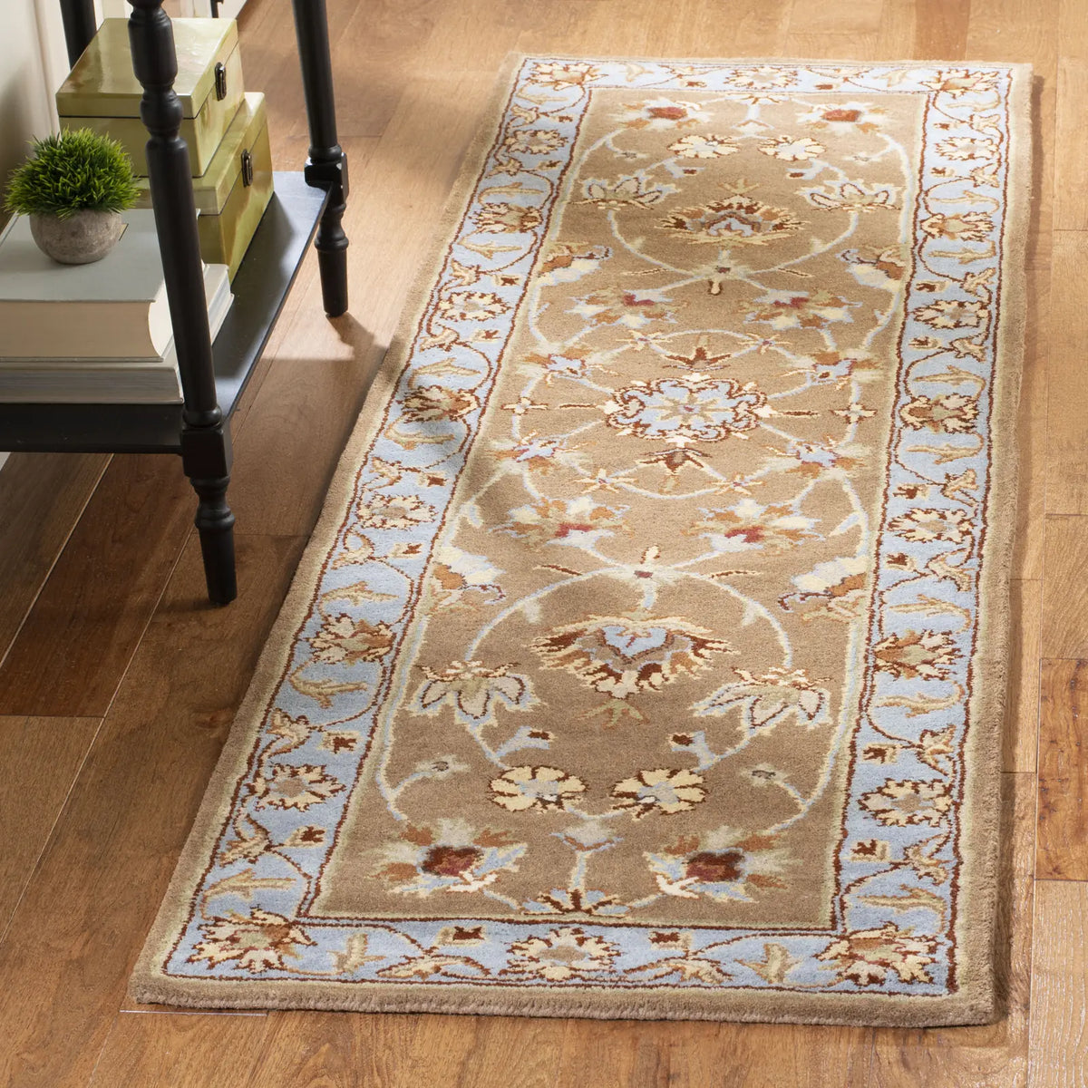 Safavieh Heritage 2'-6" x 6'-0" Rug in Beige / Blue