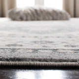 Safavieh Isabella 4'-0" x 6'-0" Rug in Grey / Cream
