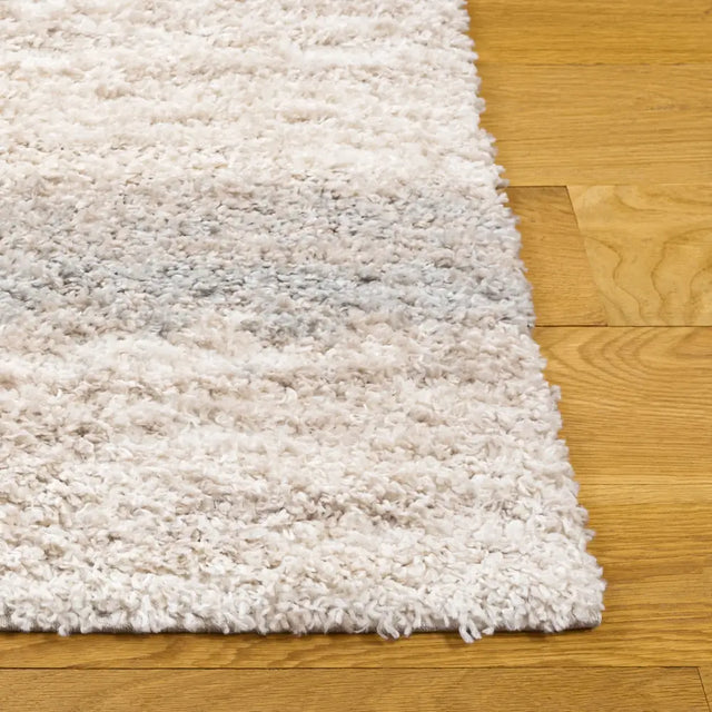 Safavieh Gemma Shag 5'-3" x 7'-6" Rug in Ivory / Beige Grey