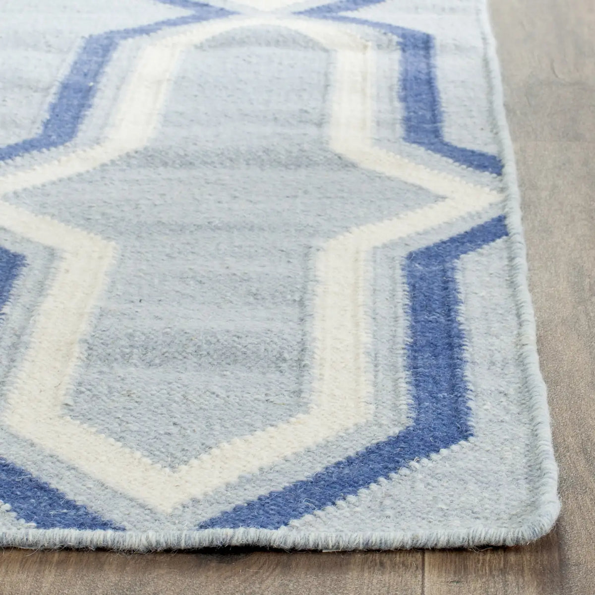 Safavieh Dhurries 3'-0" x 5'-0" Rug in Light Blue / Dark Blue