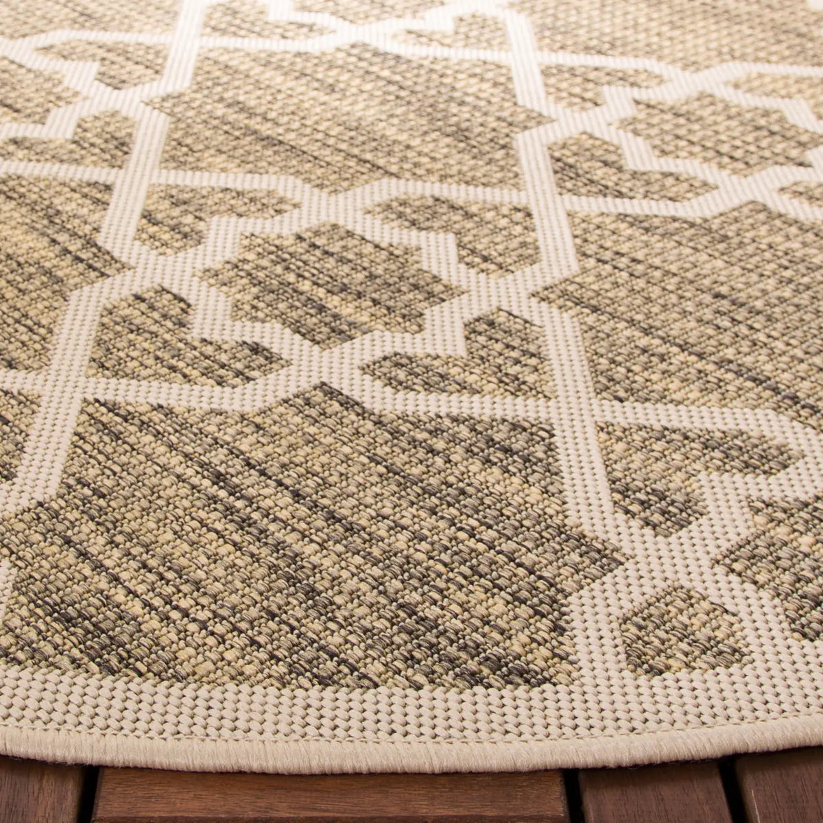 Safavieh Courtyard 5'-3" x 5'-3" Rug in Brown / Beige