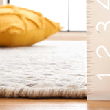 Safavieh Vermont 4'-0" x 6'-0" Rug in Light Grey / Ivory