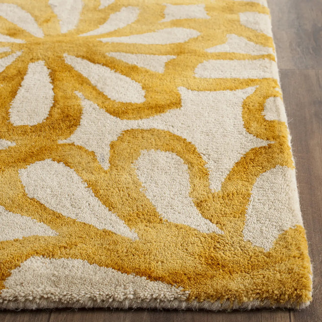 Safavieh Dip Dye 2'-3" x 10'-0" Rug in Beige / Gold