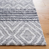 Safavieh Marbella 4'-0" x 6'-0" Rug in Ivory / Grey
