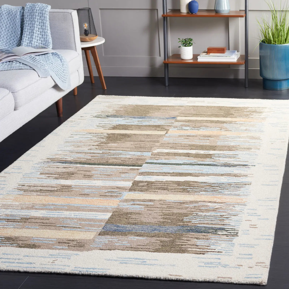 Safavieh Ebony 4'-0" x 6'-0" Rug in Ivory / Brown