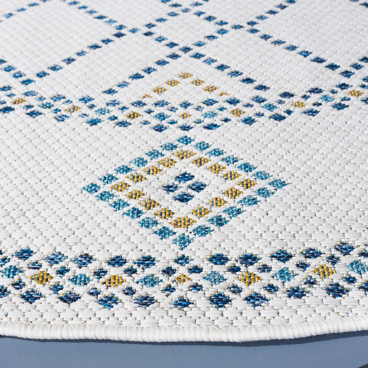 Safavieh Courtyard 6'-7" x 6'-7" Rug in Ivory / Navy Yellow