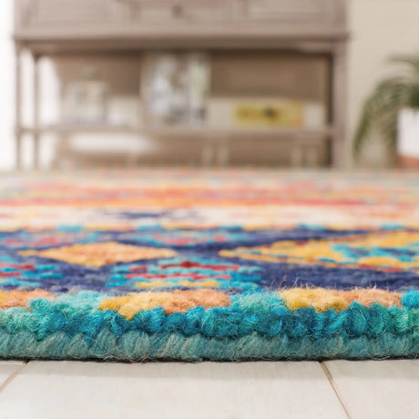 Safavieh Aspen 4'-0" x 6'-0" Rug in Navy / Ivory