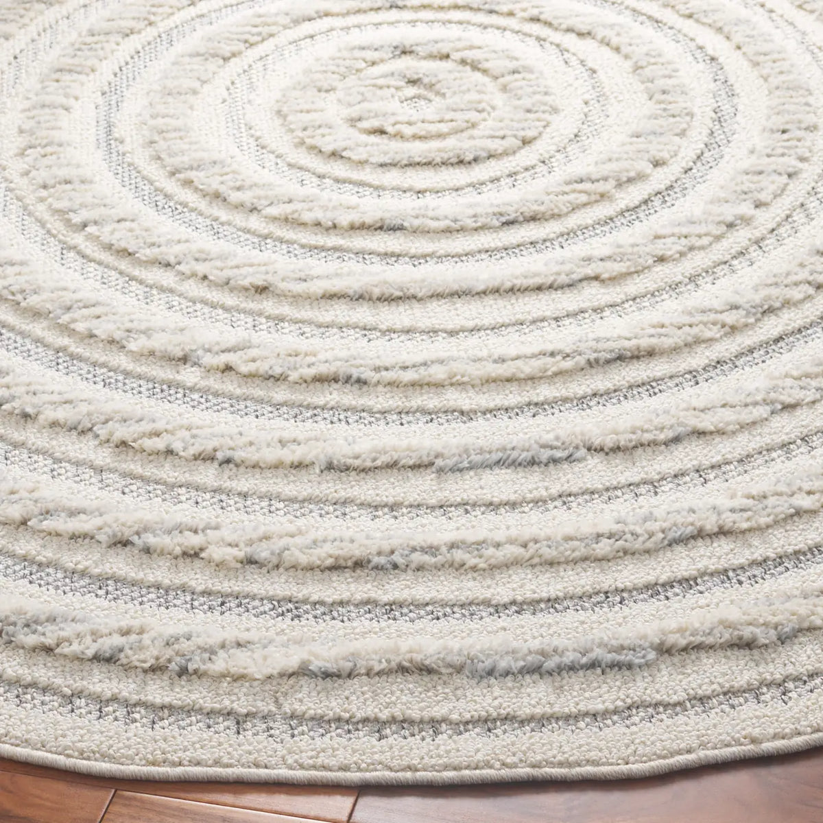 Safavieh Chloe 6'-7" x 6'-7" Rug in Ivory / Grey