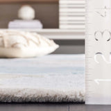 Safavieh Fifth Avenue 4'-0" x 6'-0" Rug in Grey / Beige