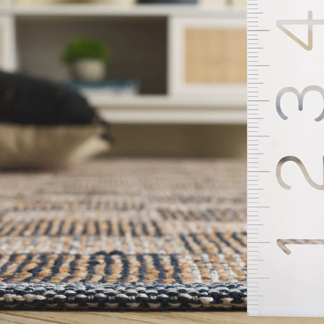 Safavieh Organica 4'-0" x 6'-0" Rug in Natural / Navy