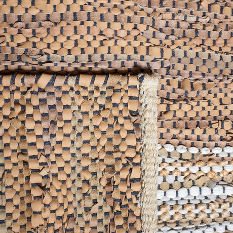 Safavieh Vintage Leather 2'-0" x 3'-0" Rug in Light Brown / Ivory