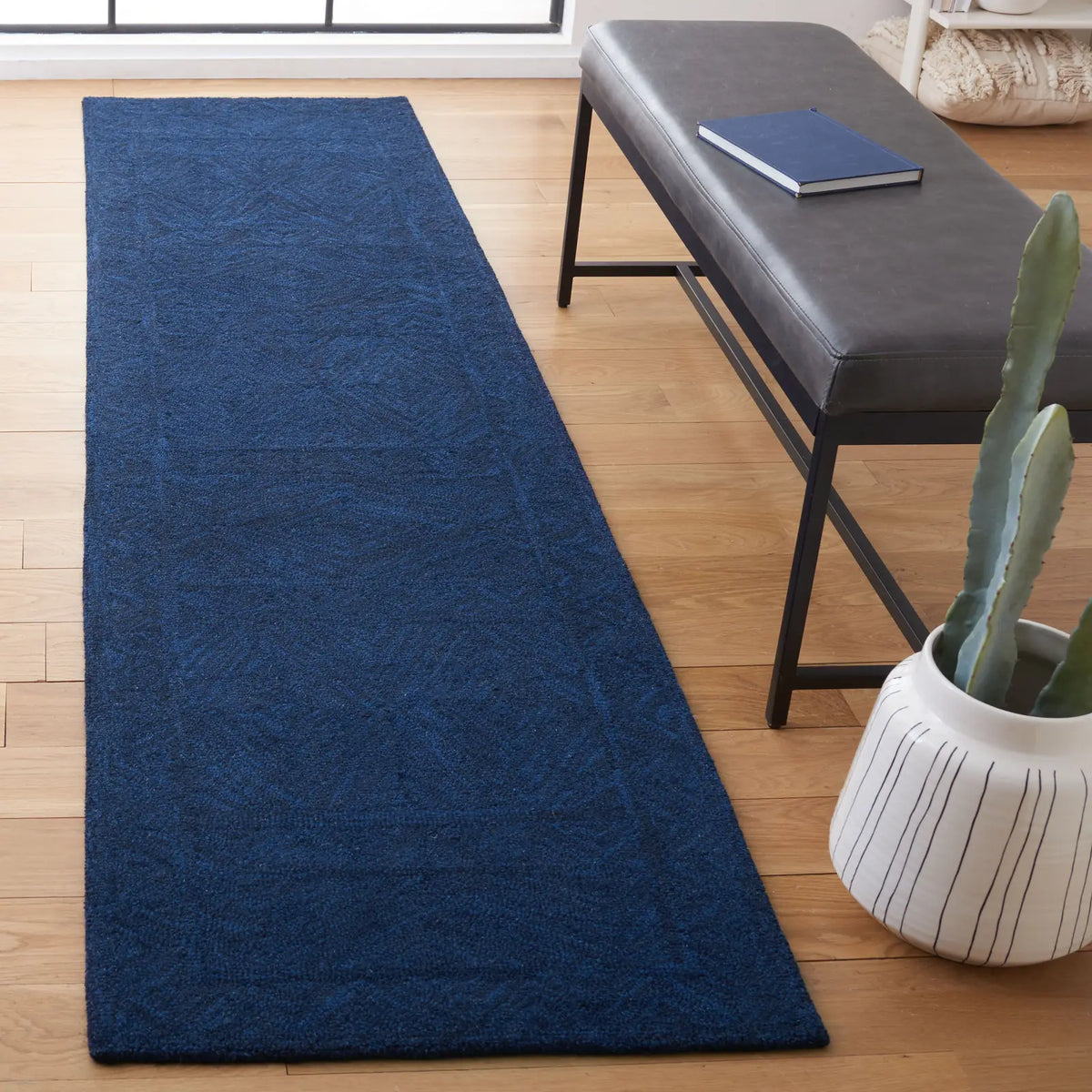 Safavieh Metro 2'-3" x 9'-0" Rug in Blue