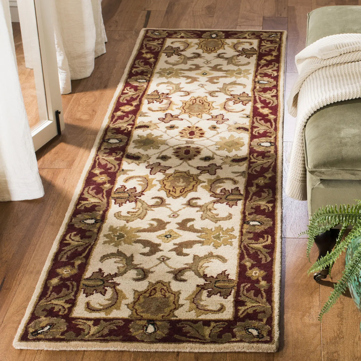 Safavieh Classic 2'-3" x 10'-0" Rug in Ivory / Red