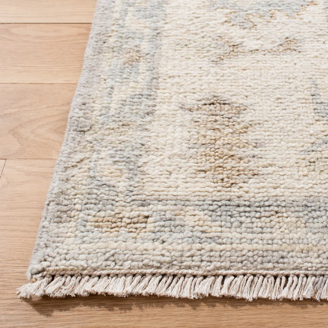 Safavieh Samarkand 10'-0" x 14'-0" Rug in Ivory / Silver