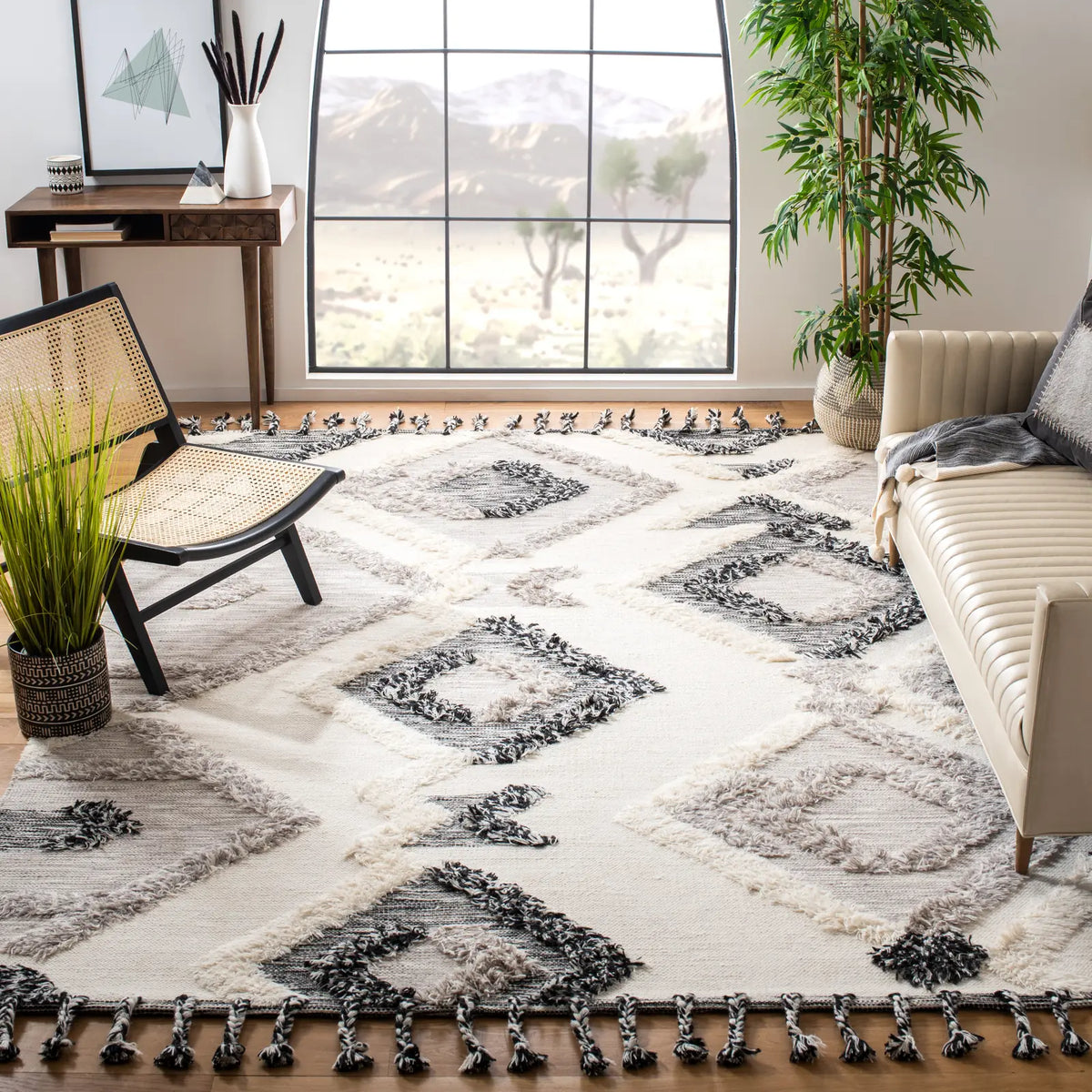 Safavieh Kenya 6'-0" x 9'-0" Rug in Grey / Black