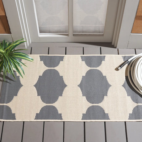 Safavieh Courtyard 2'-0" x 3'-7" Rug in Beige / Anthracite