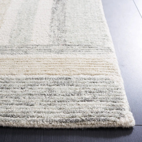 Safavieh Micro-Loop 4'-0" x 6'-0" Rug in Ivory / Grey
