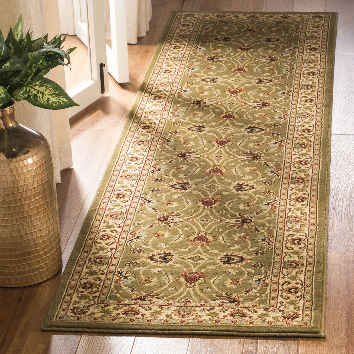 Safavieh Lyndhurst 2'-3" x 12'-0" Rug in Green / Ivory