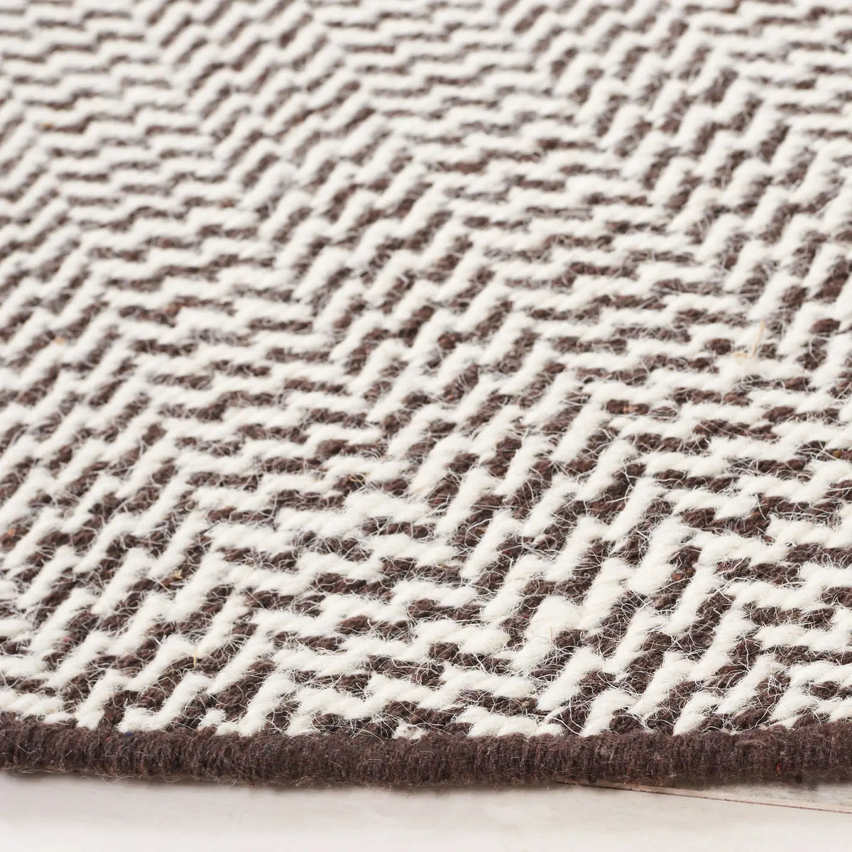 Safavieh Vermont 6'-0" x 6'-0" Rug in Brown / Ivory