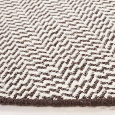 Safavieh Vermont 6'-0" x 6'-0" Rug in Brown / Ivory