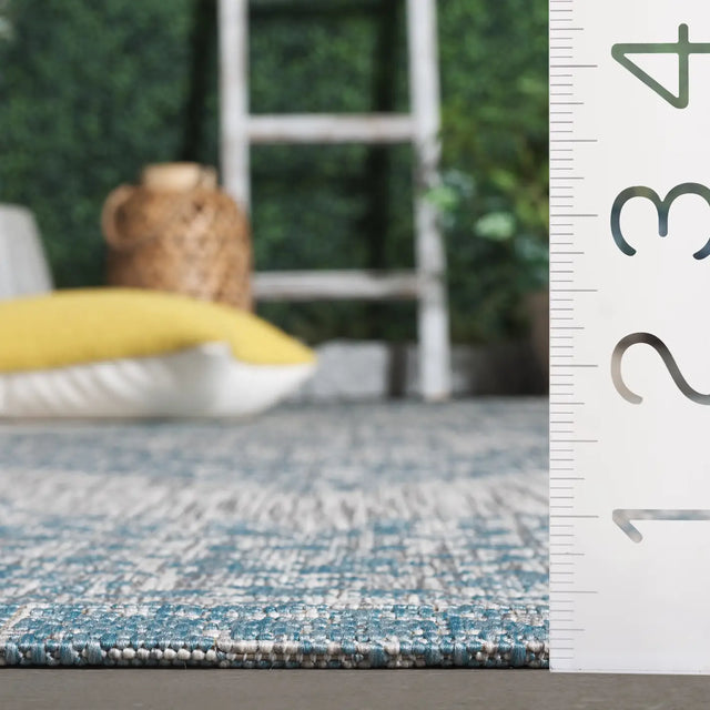 Safavieh Courtyard 4'-0" x 5'-7" Rug in Light Grey / Aqua