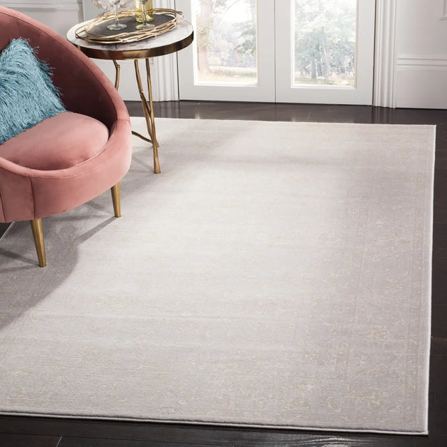 Safavieh Carnegie 4'-0" x 6'-0" Rug in Light Grey / Cream